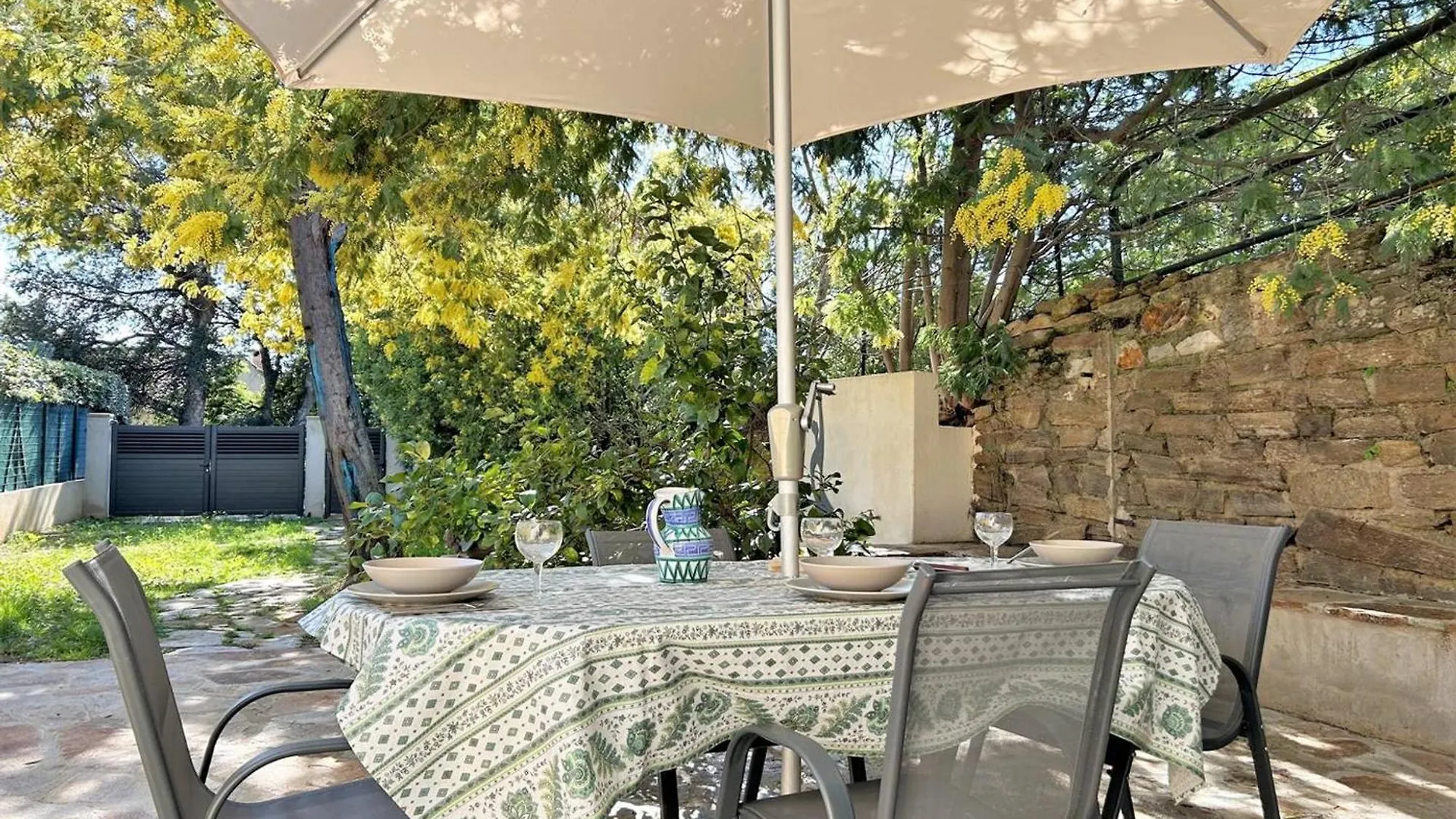 Studio Renove Avec Terrasse Et Jardin, Proche Commerces, Parking Prive - Bormes-Les-Mimosas - Fr-1-251-583 Frankreich