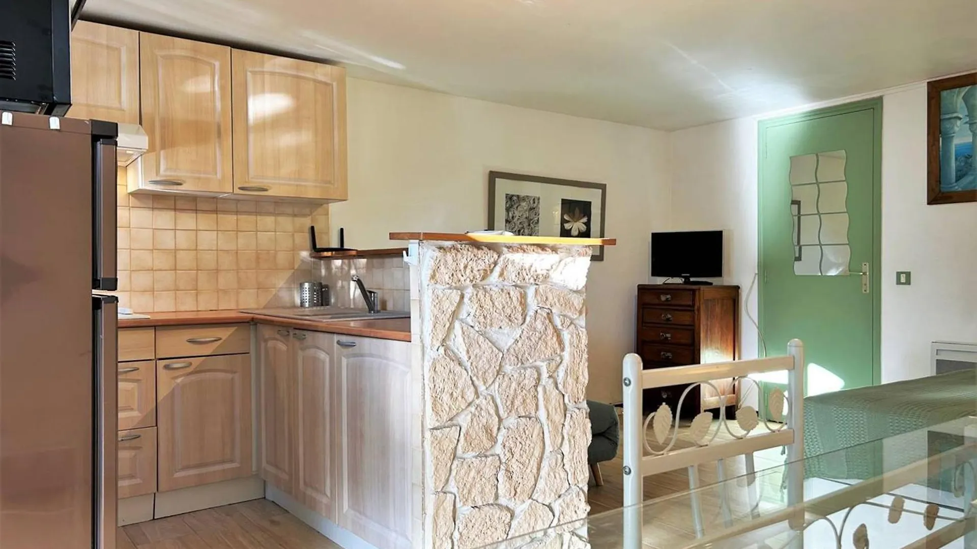 Apartment Studio Renove Avec Terrasse Et Jardin, Proche Commerces, Parking Prive - Bormes-Les-Mimosas - Fr-1-251-583
