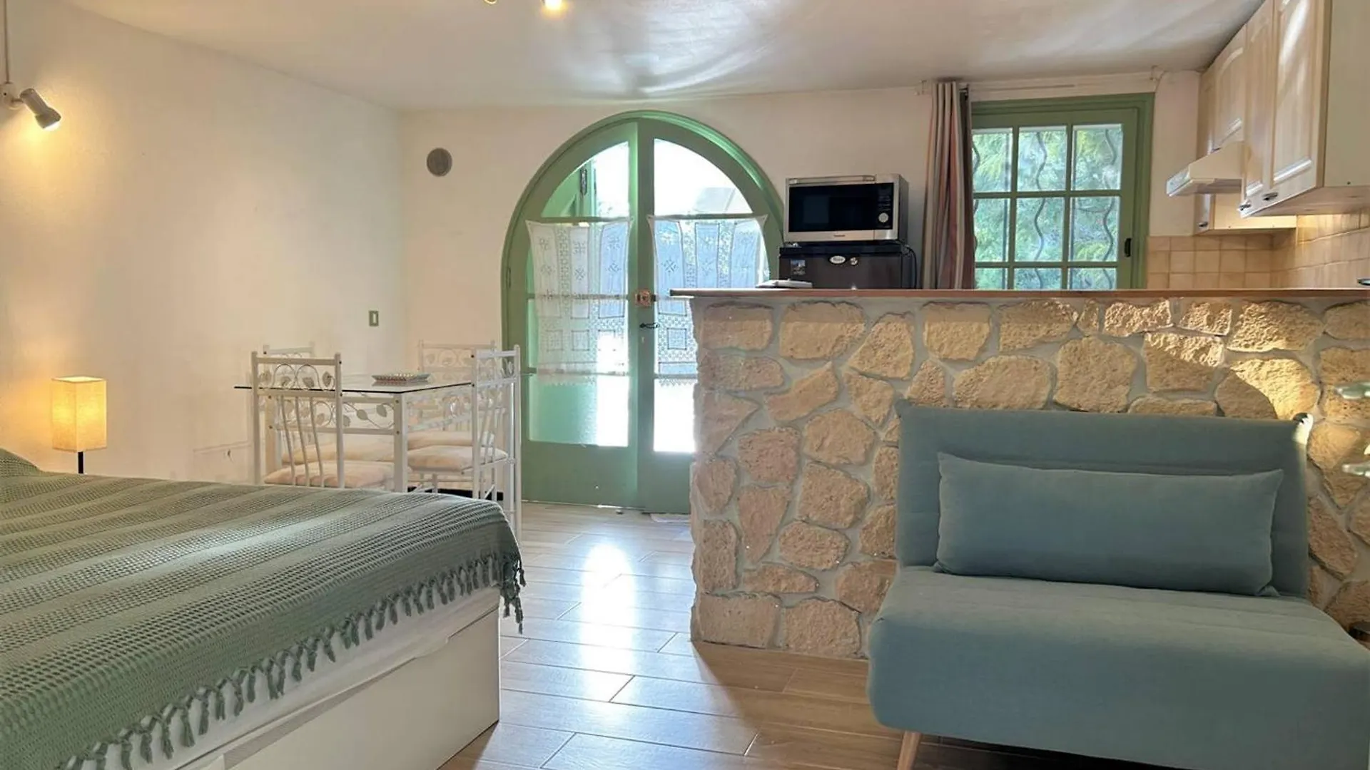 Studio Renove Avec Terrasse Et Jardin, Proche Commerces, Parking Prive - Bormes-Les-Mimosas - Fr-1-251-583 Apartment